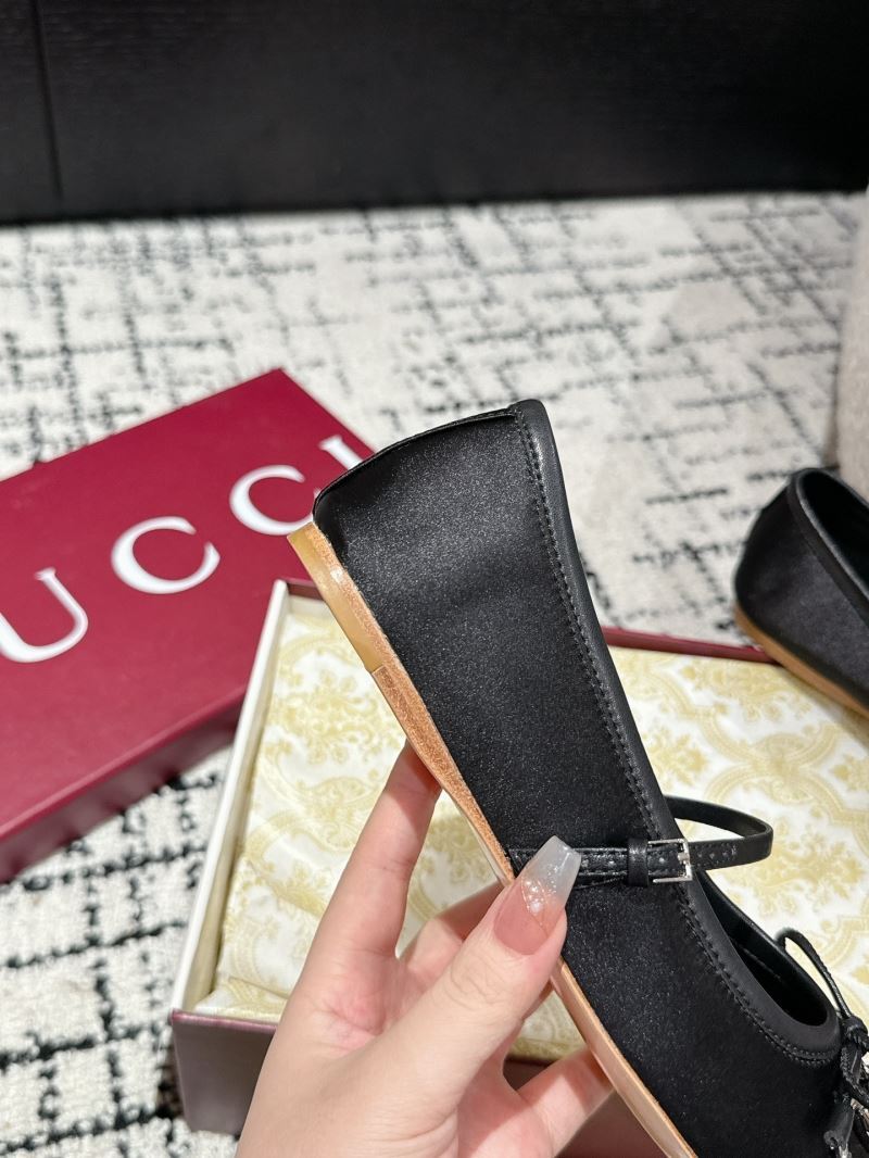 Gucci Flat Shoes